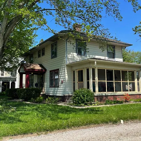 Historic Downtown Brownsburg Home W/Charm